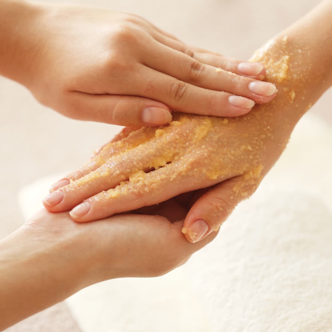 Gommages de luxe pour les mains