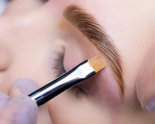 Lamination des Sourcils